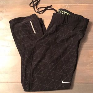 Women’s Nike relay legging